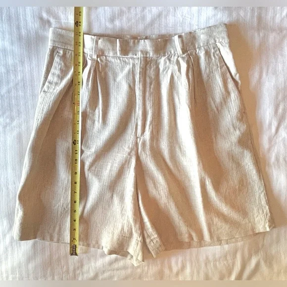 Linen Blend Pleated Shorts - Picture 3 of 7